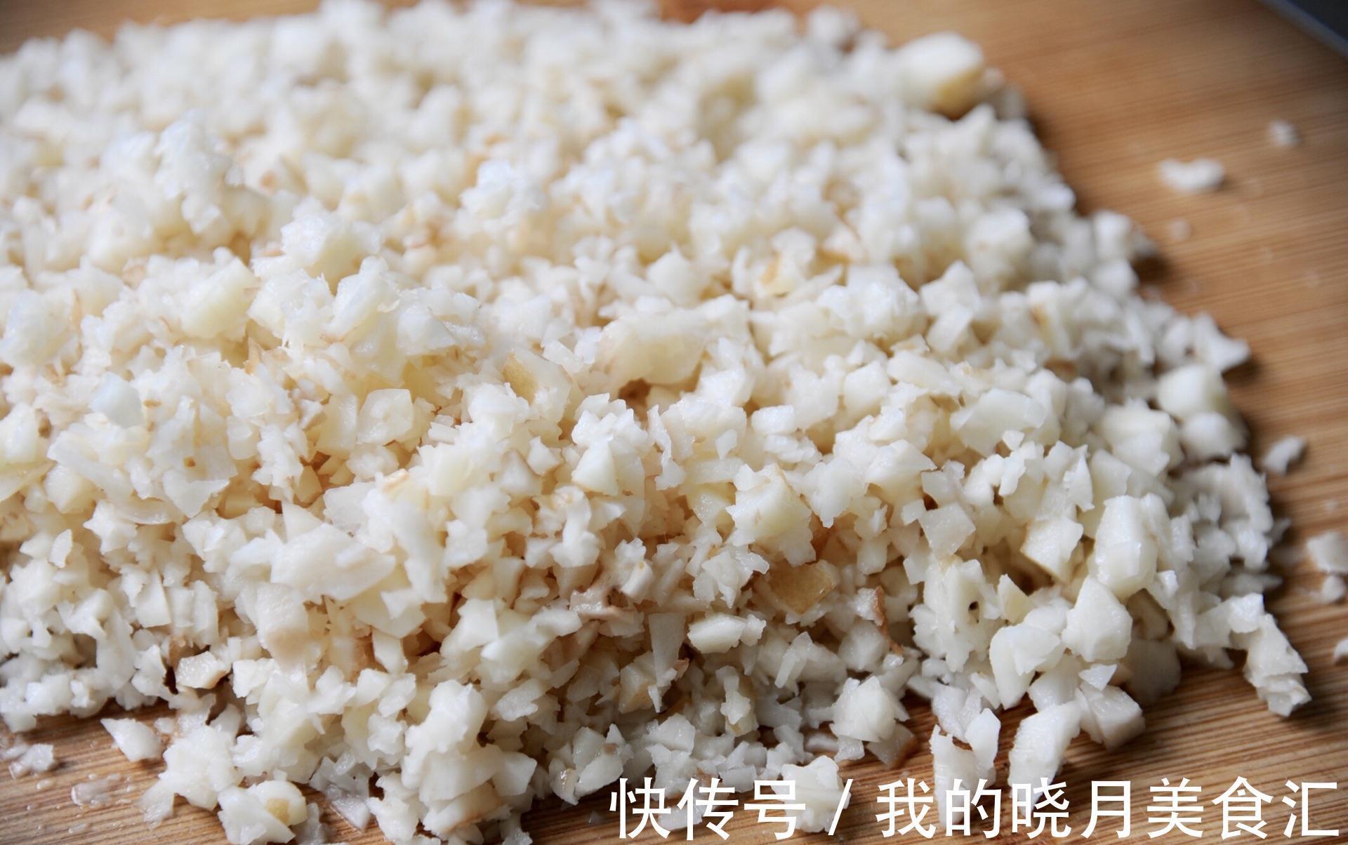 家常藕丁猪肉馅饼，外皮软嫩，馅料鲜香，吃上就忘不了的味道