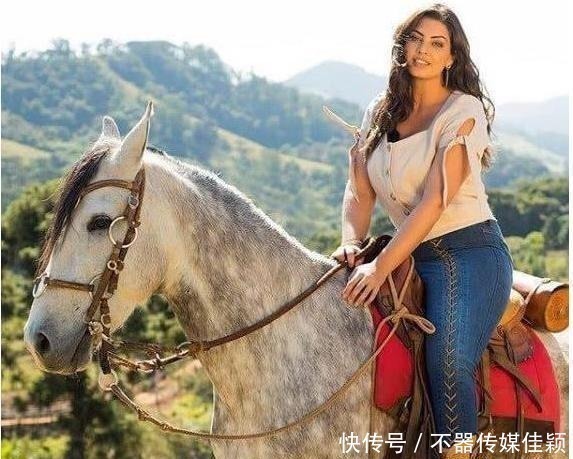 小蛮腰|大码模特在马场的身姿引人羡慕，做这项运动的好处，可能你不了解