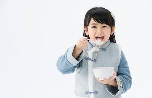 元宵節吃湯圓，嬰幼兒、孕婦、老人不要吃，其他人牢記“五不要”