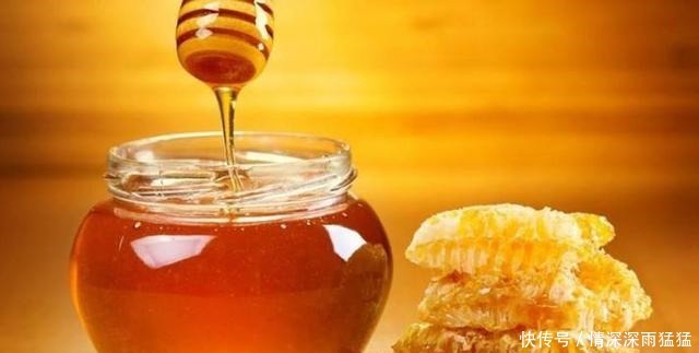 春天钓鲫鱼的窝料制作方法(简单实用)