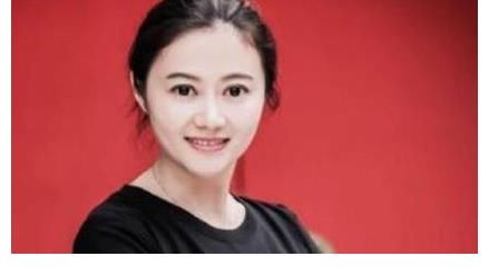 房月婷|主持人房月婷，离婚参加《非诚勿扰》，刚上台就被富豪牵手