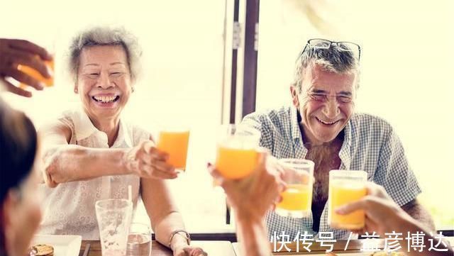 喝咖啡|提醒:五种常见食物,可能比辣椒伤胃,劝你少碰为妙