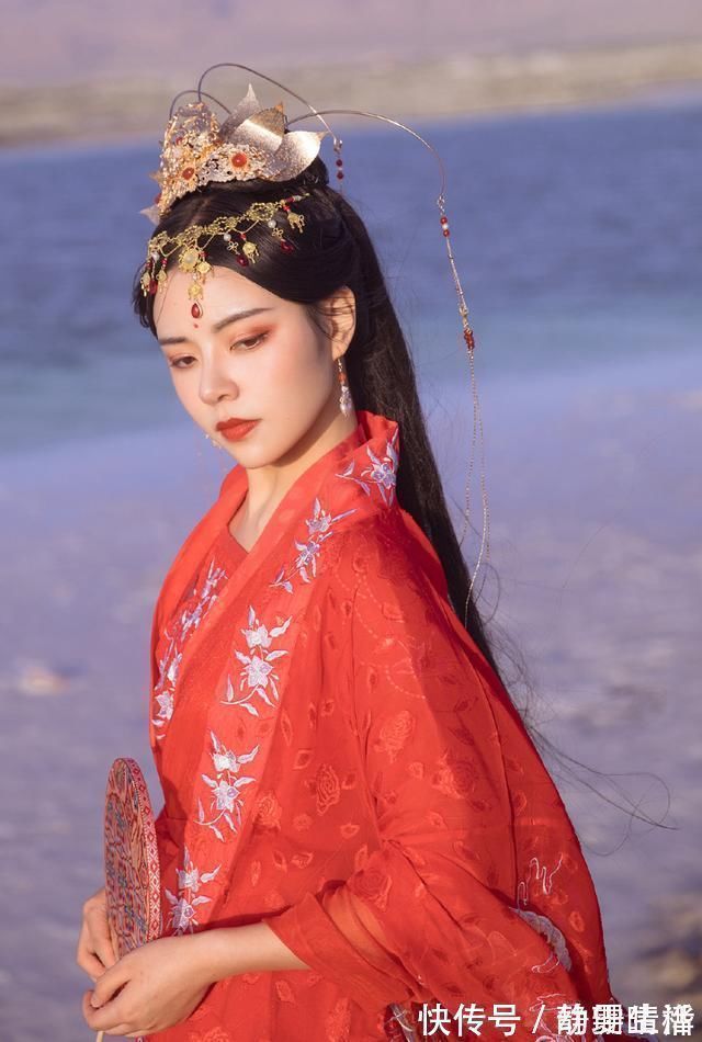 处世#白居易很著名的一首长诗,说破人生大道理,最后16字成处世金句