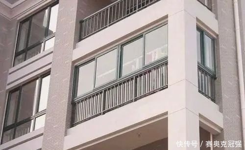 栏杆|阳台封了,原来的护栏有必要拆吗?看了朋友的做法,有答案了