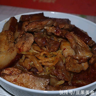 好吃|这道简易版萝卜丝扣肉，怎么做都好吃