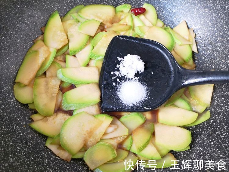 醋溜西葫芦|西葫芦此做法,酸酸甜甜,低脂营养,清脆爽口,吃不够