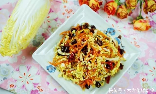 一道简单的小拌菜：凉拌白菜丝，做法简单，但味道爽口