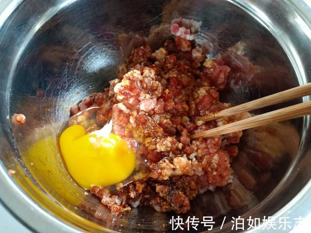 天冷了,蒸一锅解馋又暖和的好菜,揭开锅盖那一刻,太香了