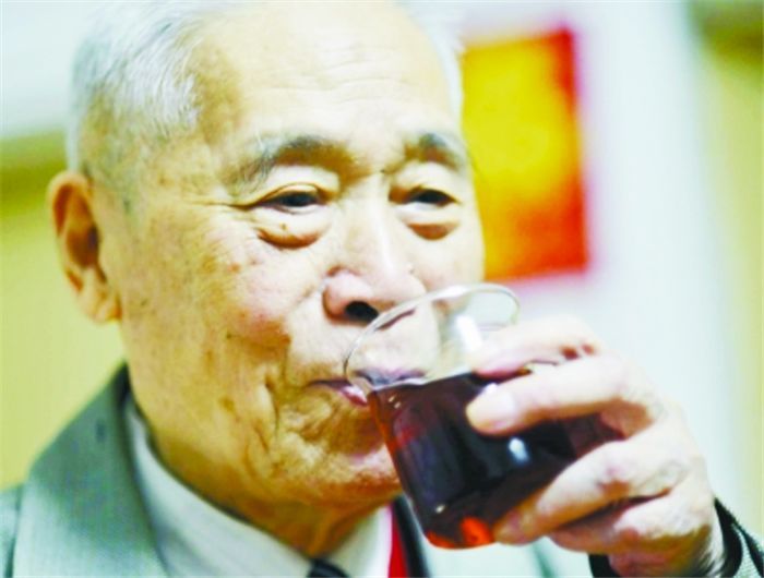 这一抱，象山籍天文学泰斗哭了……