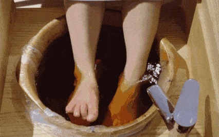 泡脚|每天用热水泡脚,究竟是养生还是“减寿”?医生终于说出实话
