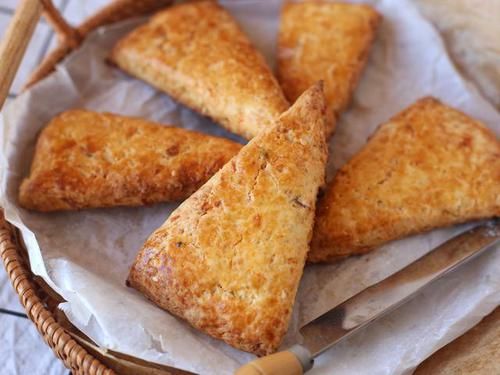 沙拉酱|出炉秒光，不打发不揉面，拌一拌就做好，咸香酥软，全家都爱吃