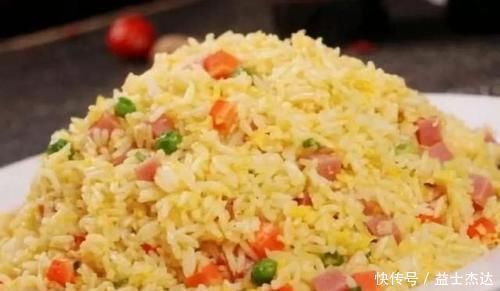 蛋炒饭:先炒蛋还是先炒饭?酒店大厨这样做,香味十足!