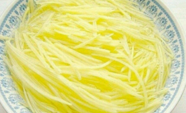 土豆丝|饭店土豆丝为什么好吃,掌勺30年大厨告诉你4个诀窍,你也能做