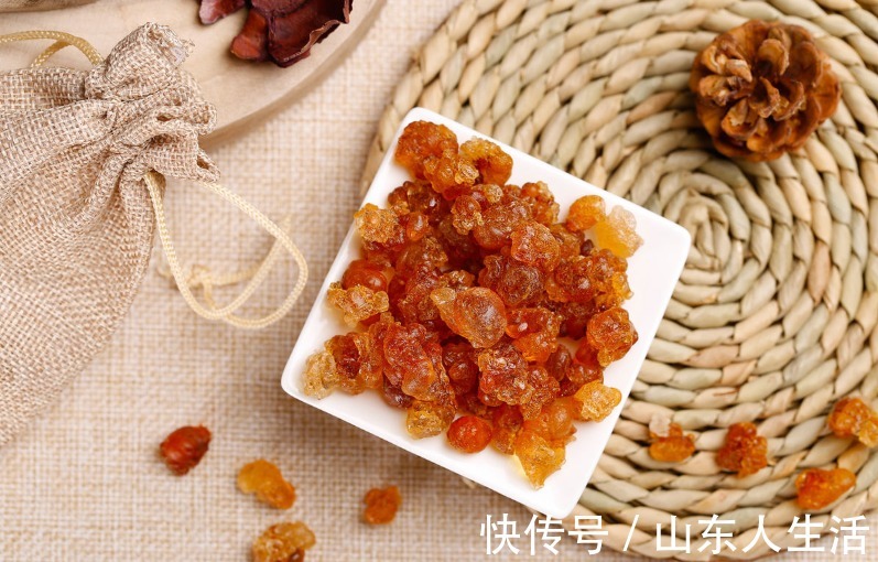 阿胶|秋冬皮肤干燥,多喝点它,比牛奶还滋润,喝一碗它皮肤水汪汪