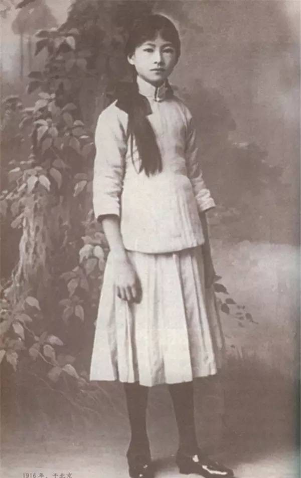 凸显|民国的校服到底有多漂亮?既合身又优雅,凸显才女范儿