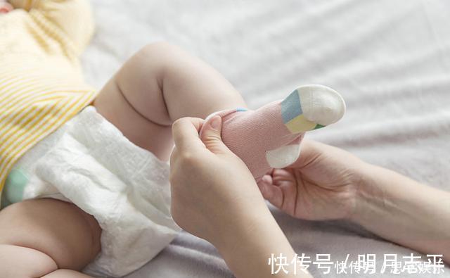 袜子|“你怎么不给娃穿袜子?”老人常说“寒从脚起”,有道理吗?