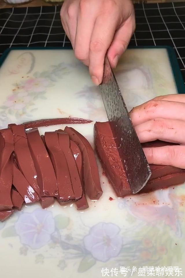 解毒|鸭香扑鼻,口感鲜嫩,补血解毒,不可多得的美味之家常鸭血!
