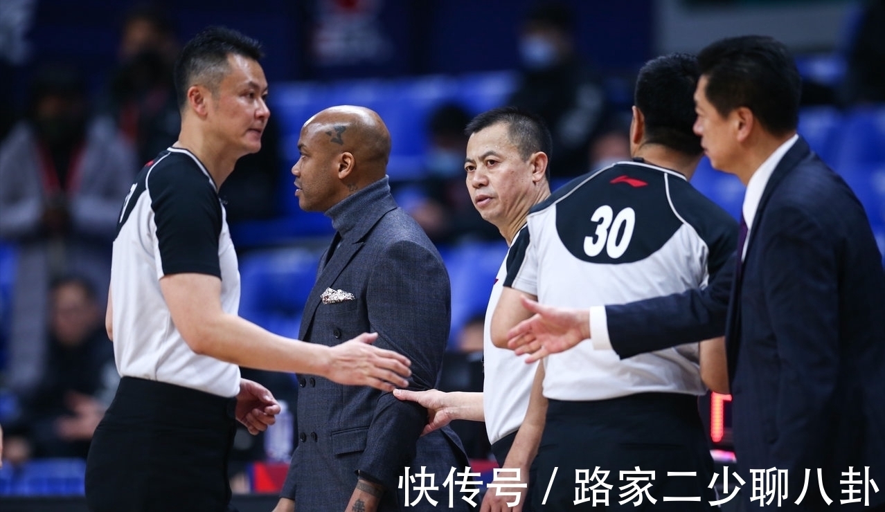 外援|CBA再起冲突!李春江无惧马布里,土豪队大胜北控三外援
