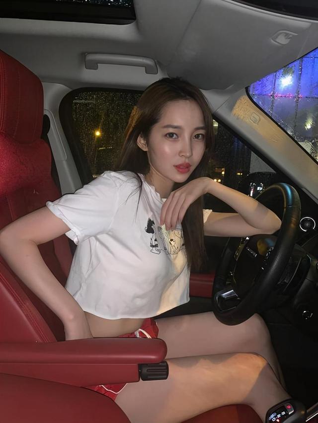台球|台球裁判王钟瑶,身材饱满迷人,网友:这身材颜值不出道可惜了