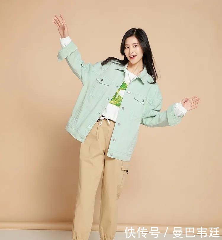女生春季牛仔裤外套穿搭推荐