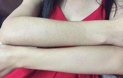 女性体毛多,应不应该刮掉?新长出来毛发会不会更粗更多?告诉你