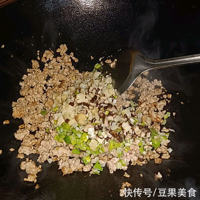 地瓜淀粉|做清蒸白萝卜肉丸时，记住这几招，绝对美味