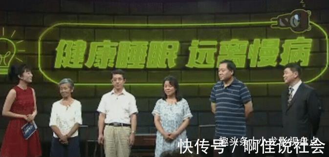 张绍刚的毁灭史从“央视名嘴”到“万人唾”，他经历了什么