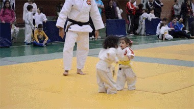 长跑|孩子未满四周岁,这几项运动一定少接触,影响发育还长不高