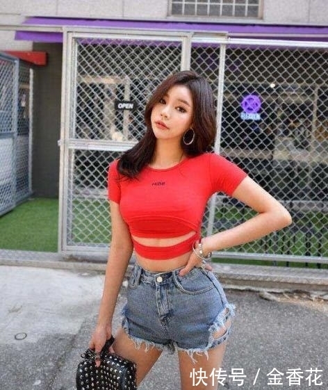 时尚|街拍:优雅美丽动人的美女,美丽性感,女性这么穿很有魅力!