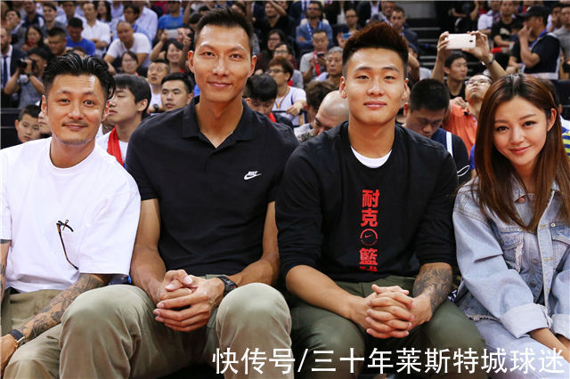 阿联|易建联庆生太逗!赵睿想拿蛋糕偷袭,阿联转身:干嘛?黑睿就怂了
