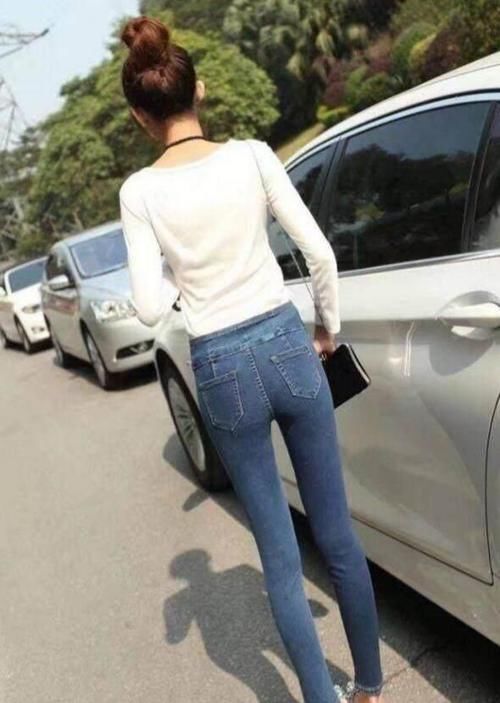 潮女|精致有型的紧身牛仔裤，不仅仅只是时尚，让你轻松穿出潮女范，