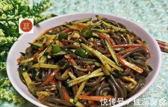 劲道|大人小孩都喜欢的菜，比凉拌黄瓜还要好吃，滑溜溜的好劲道！