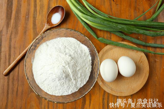  放凉|营养升级的鸡蛋葱花饼，不用油酥，个个酥脆又起层，放凉也酥软