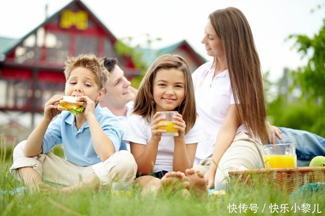 关联句|小学生拿爸爸造句,妈妈看完转身买搓衣板,没想到老师却给100分