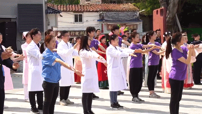 老年|多图+视频来袭！这场精彩快闪在江门多地上演，你遇到了吗？