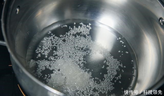 不用去外面花钱买奶茶了，这样做成本不到1块钱，好喝又健康！