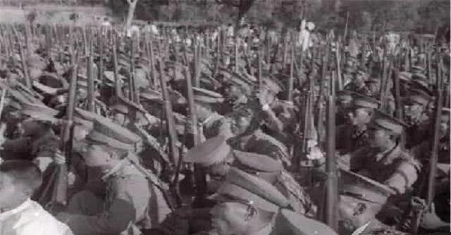 伪军|这伪军太有骨气,因被杀害10名手下,他奋起反抗歼灭鬼子500人!