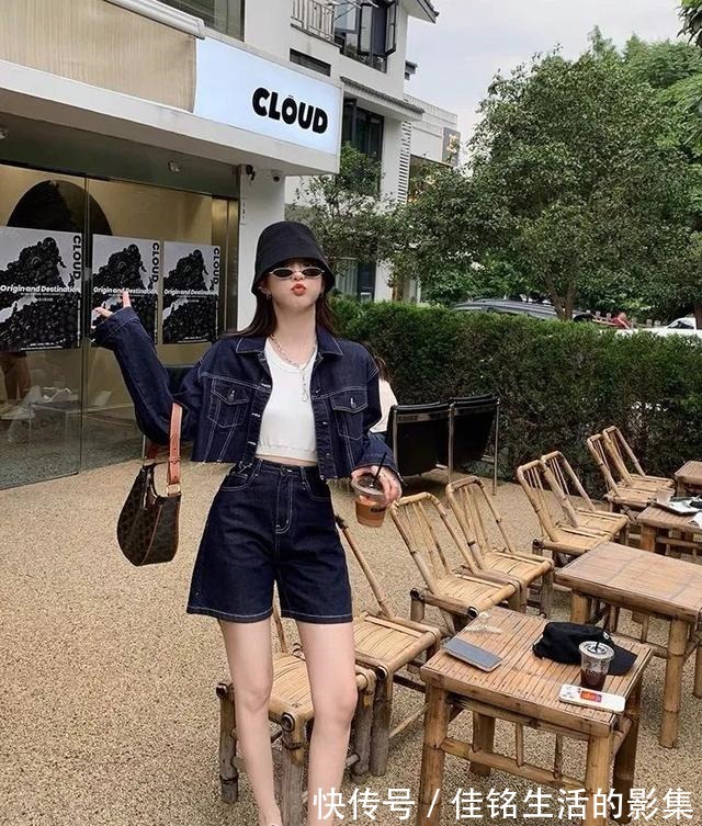 碎花裙 初秋第一件外套,今年流行这4款,谁穿谁美!