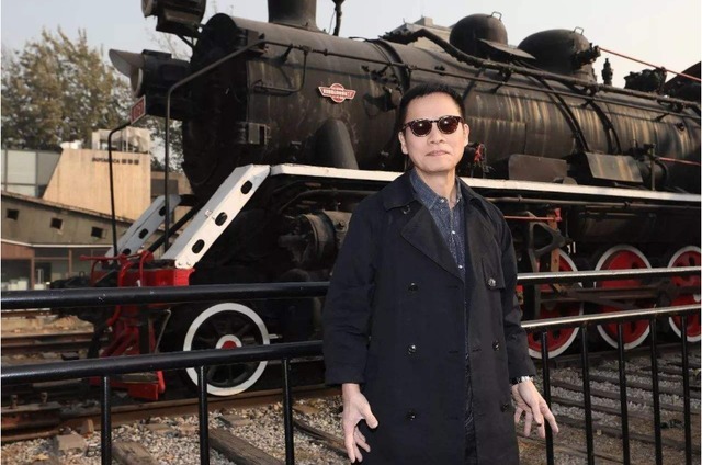 男主@一首火了整整32年的歌曲,歌词中没有一个爱字,却引发无数人共鸣