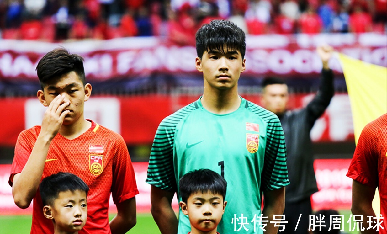 中国足球|武磊之后,国足又一球星登陆五大联赛,拜仁官宣签王大雷接班人