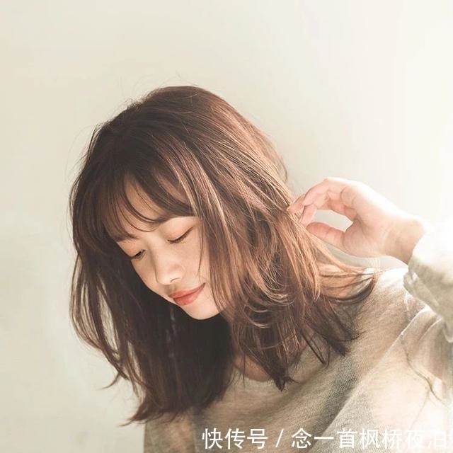 今年春天,日系中长发型走红ins,造型多变,气质甜美