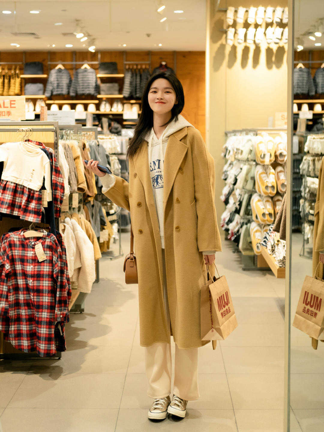 身形 初冬一定要选“大衣+卫衣”!遮肉显瘦又减龄,保暖效果还超赞