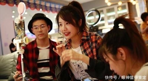 马化腾|数10亿用户迎好消息,马化腾提供“兼职”,能力越强,工资越高?