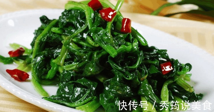 农村有种蔬菜叫菠菜,很多农村人很喜欢吃,做法非常简单
