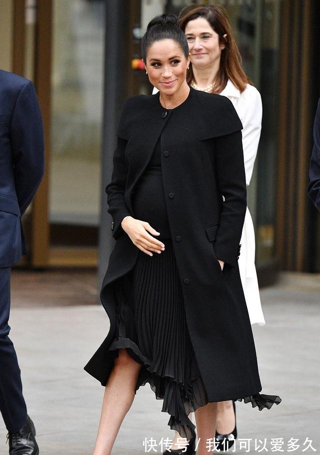 翻领 让英皇室头疼的梅根,穿大衣却引领了“梅根时尚”,这点值得学习!