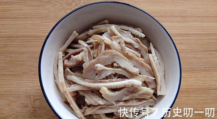 解馋|立秋后,用猪肚这样做菜,爽口开胃又解馋,分享做法和洗猪肚技巧