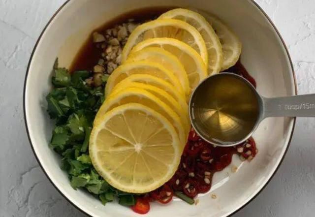 上火|入秋了，这菜我家一周吃3回，蒸一蒸少油烟，营养好吃不上火