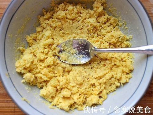 红薯最好吃的做法，做成小零食，酥酥脆脆，唇齿留香，太好吃了