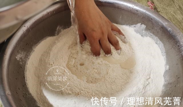 喜欢吃馒头和包子,却不知道如何发面的朋友们,我来教你们怎样做!