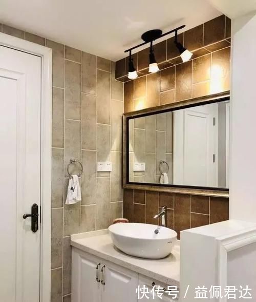 马赛克|老公坚持在过道打柜子,完工后我懵了,电视墙十分抢眼,谁见过!